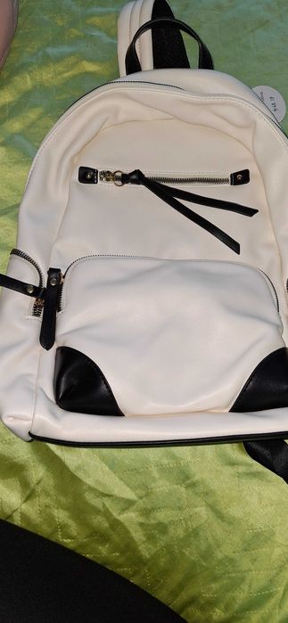 Дамска раница бяло и черно на Tendenz