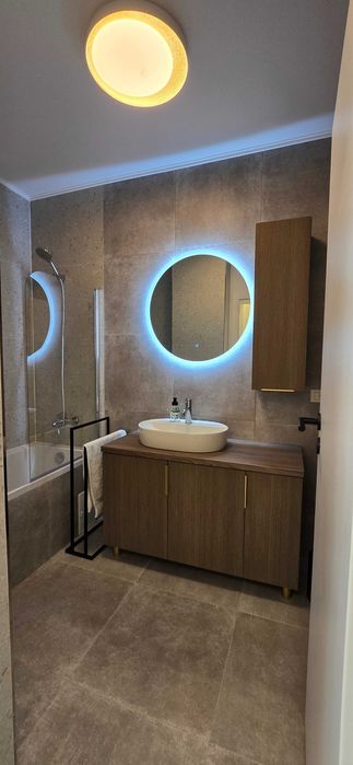 Proprietar inchiriez apartament 2 camere, loc de parcare - prima inchiriere