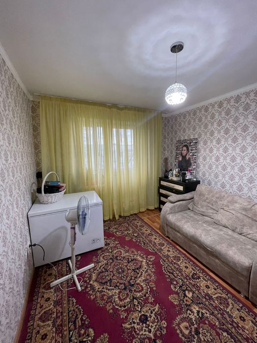 Продам 2 комн.район Юность!