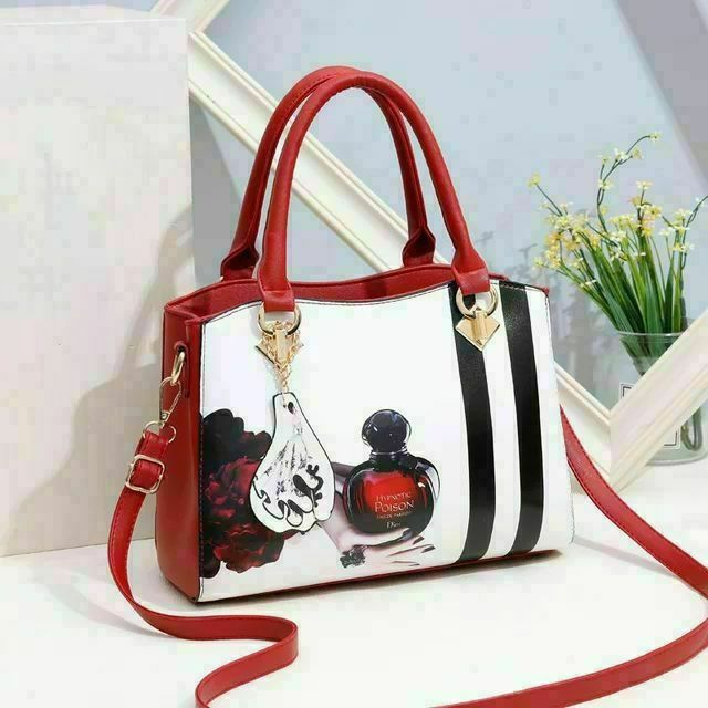 Geanta dama la super preț