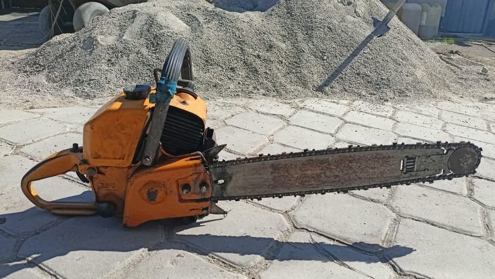 Продам бензопилу. б/у - 15000тг