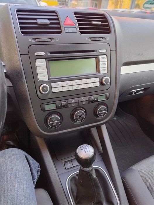 Vând Volkswagen Golf 5 Tour