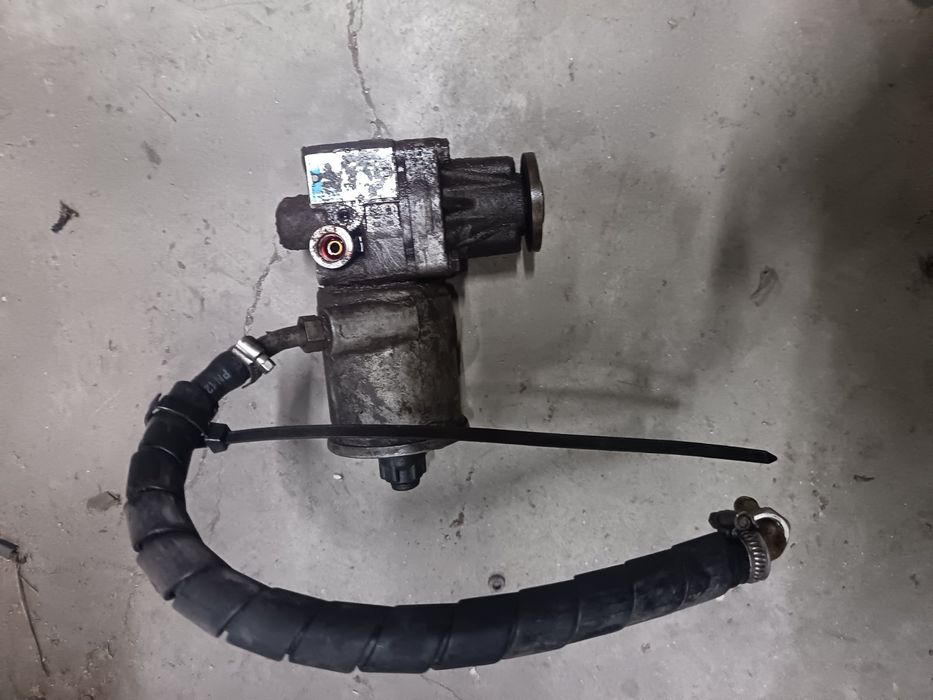 Двигател ,хидравлична помпа и много части от интериора за G-класа W463