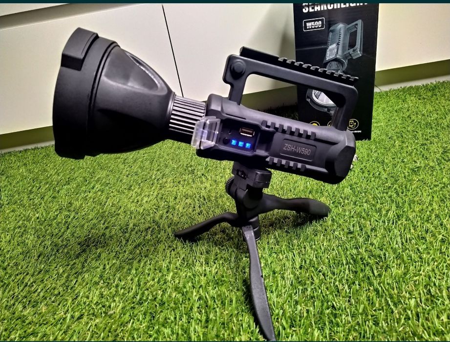 Lanterna W590 Noul Model de LED CREE P50 Camping, Pescuit, Vanatoare!