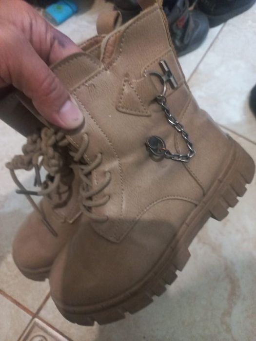 Отдам даром сапоги,етік