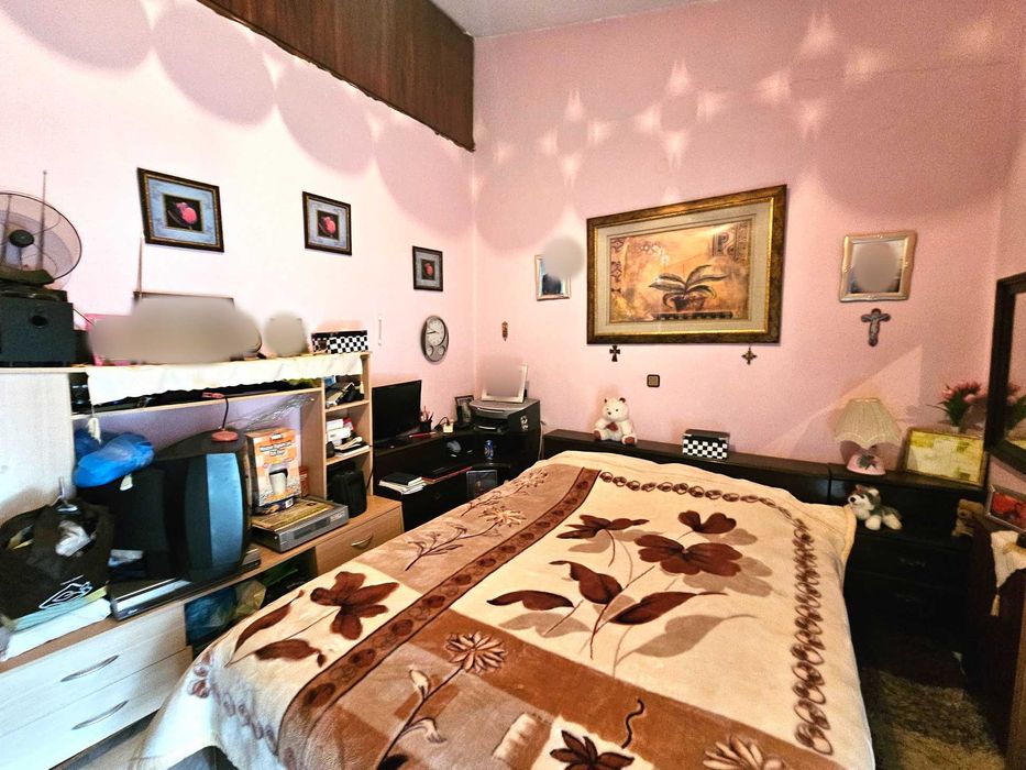 ПРОДАВА се самостоятелна къща 210кв.м. в центъра на DRAMA (код 8123)