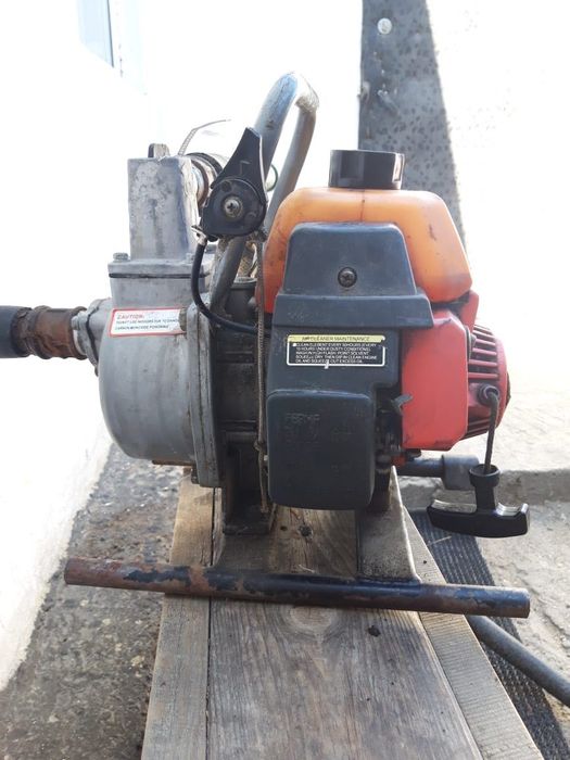 Продам бензиновую мотопомпу