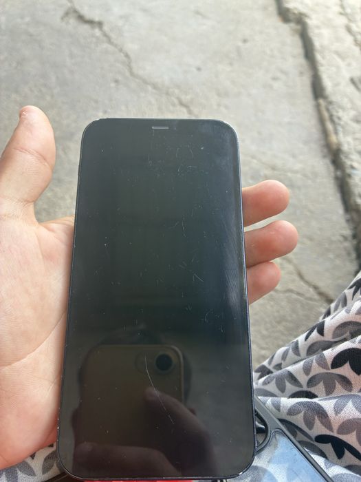 Vand Iphone 12 simplu negociabil