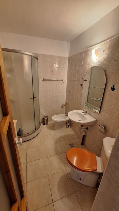 Apartament  două camere decomandat