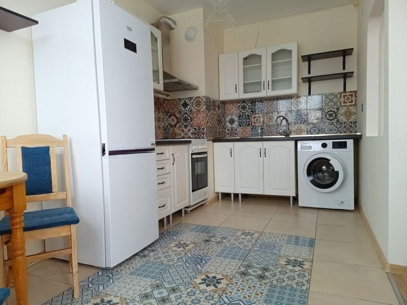 Дава се под наем Двустаен апартамент в София, Люлин 9 - 64 кв.м за 618.12 € - Снимка #1