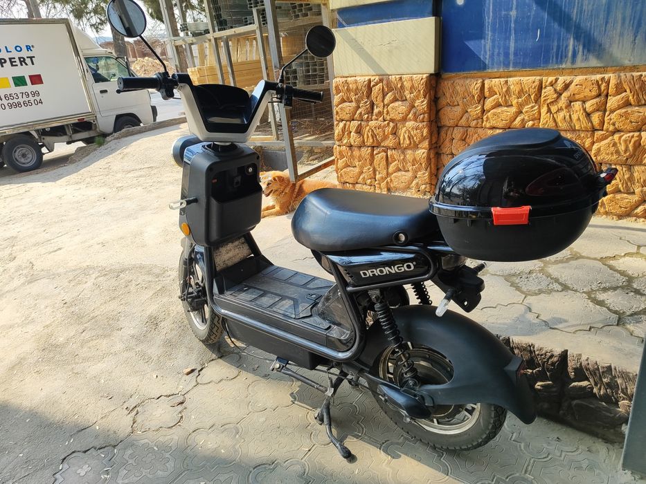 Скутер Дронго чорный