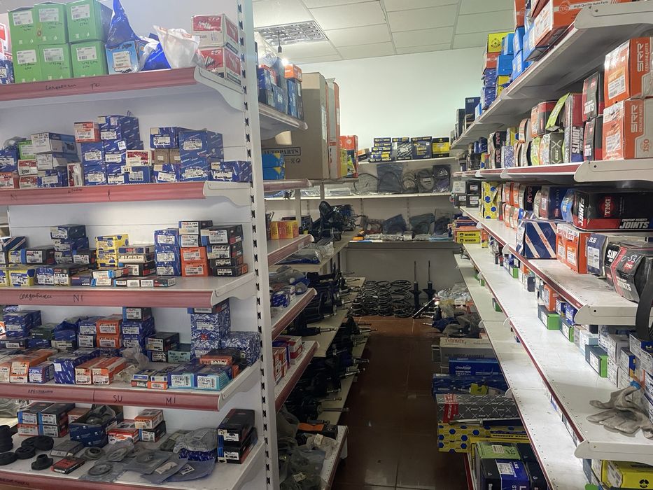 Магазин автозапчастей