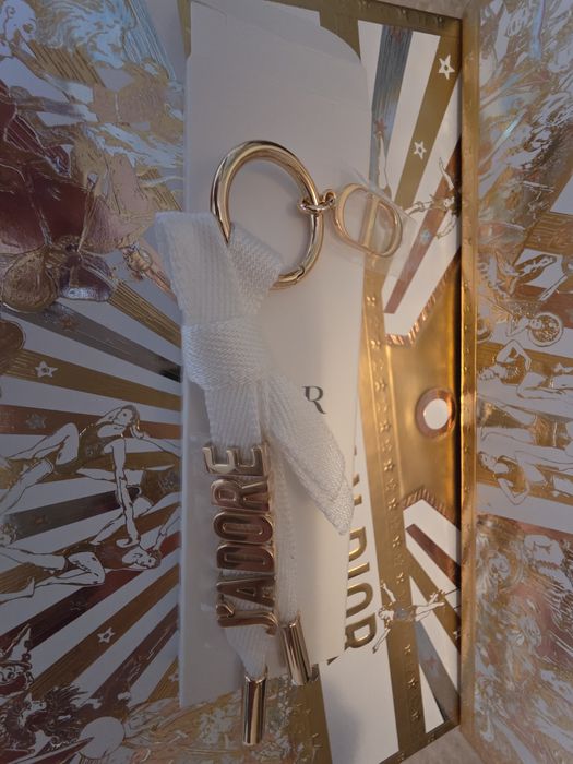 Нови и оригинални  аксесоари  от Диор