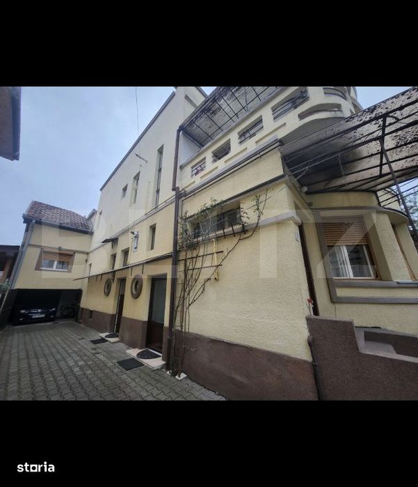 Casa deosebita, 3 camere, 200 mp utili, Centru