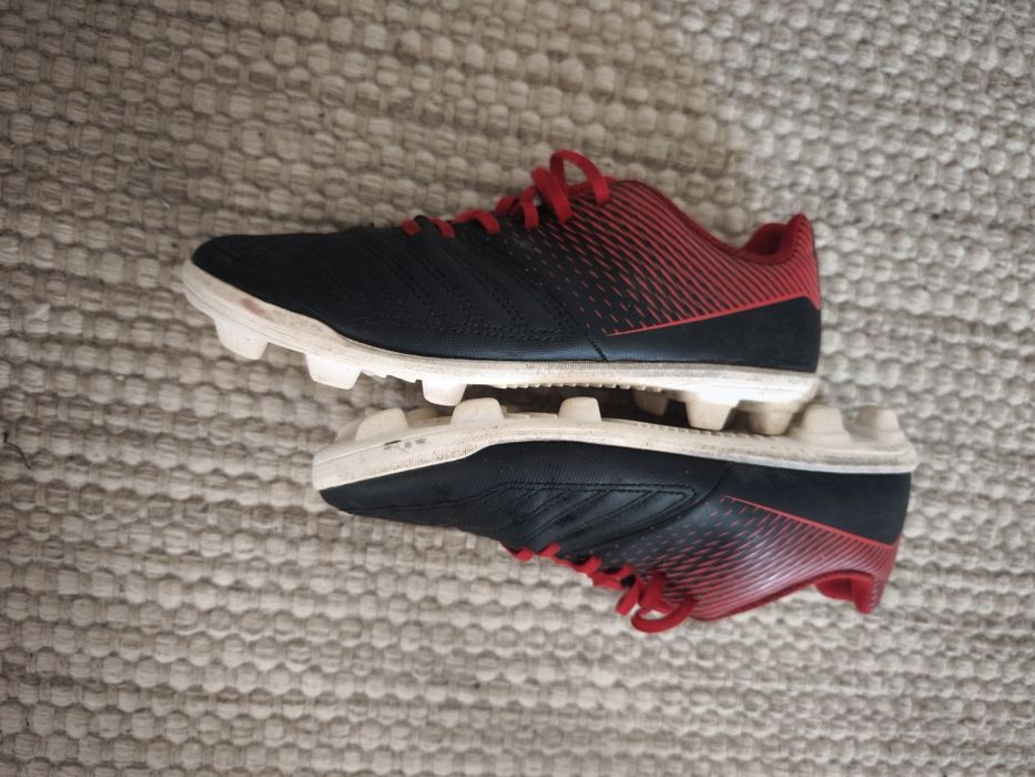 Ghete fotbal Kipsta măr 37
Instante perfecta