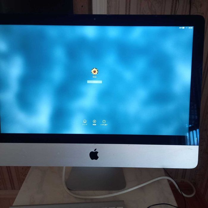 Apple компьютер в отличном состоянии . Как новый