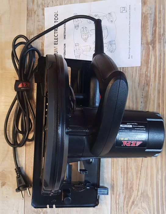 Продаётся торцовочная пила