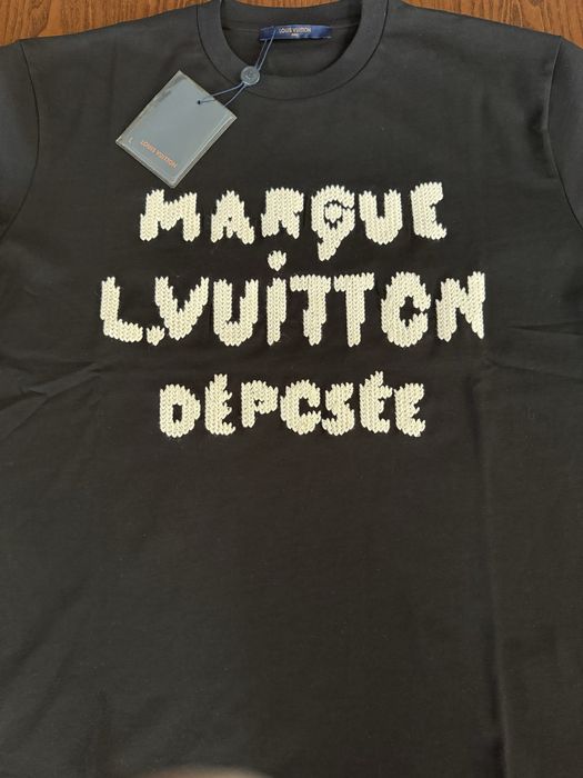 Тениска Louis Vuitton.