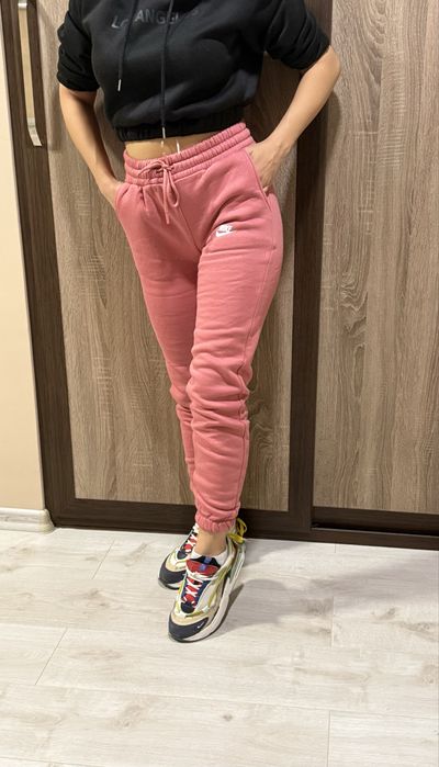 Дамско ватирано долнище NIKE!