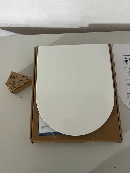 Capac WC SCHÜTTE D-Shape cu închidere lentă Soft Close, Duroplast, alb