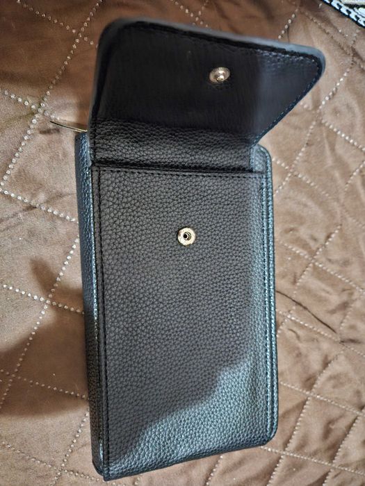 Дамско кожено портмоне с преграда за телефон