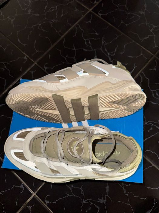 Adidași Adidas mărimea 42,5