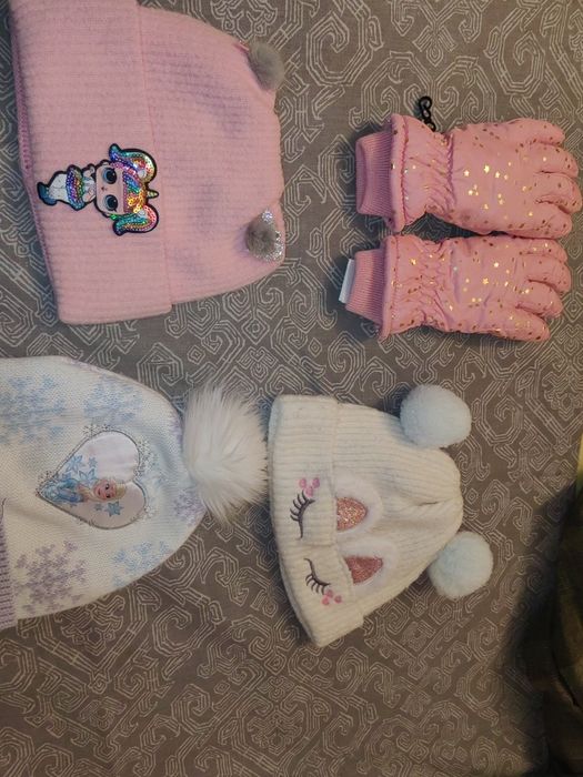 Продаются шапки теплые