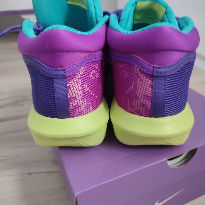 Nike lebron witness 8