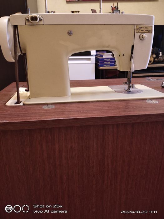 Швейная машина Чайка-142М