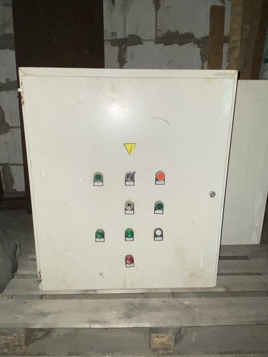 Щит металический, ящик,