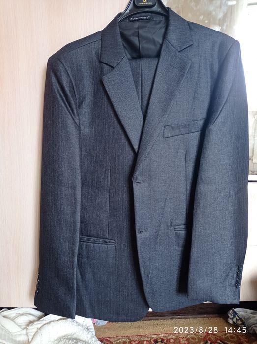 Мужкой костьюм новый