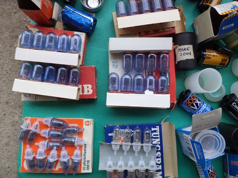 Vechi accesorii foto filme, becuri magneziu