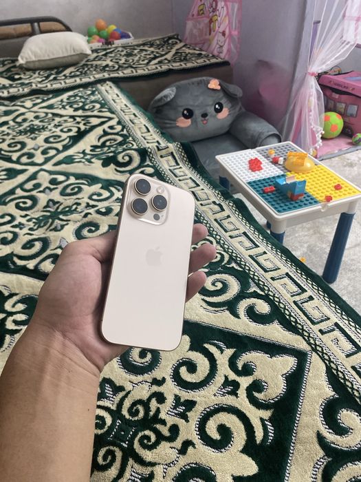 Продам Iphone 16 pro