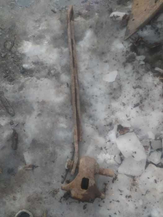 Запчасти на плуг.    .    .