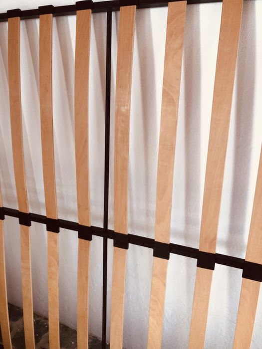 Somiera pat 160x200 cadru metalic si lamele flexibile, fara picioare.