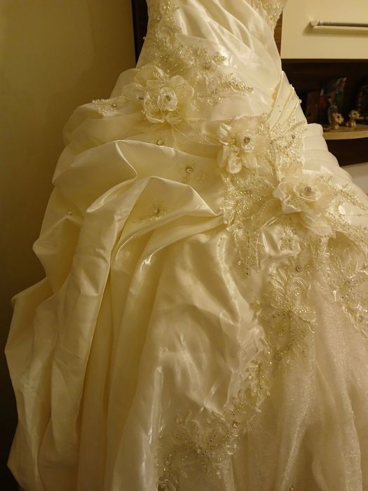 Vând Rochie de mireasă mărimea M