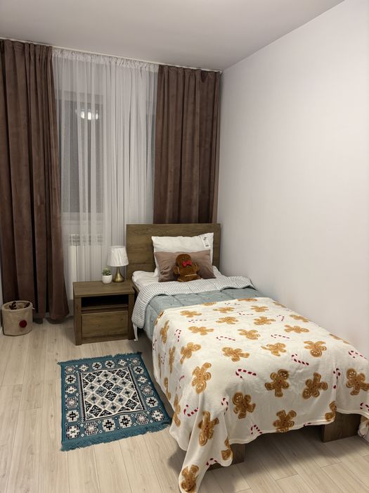 Apartament cu 3 camere de inchiriat