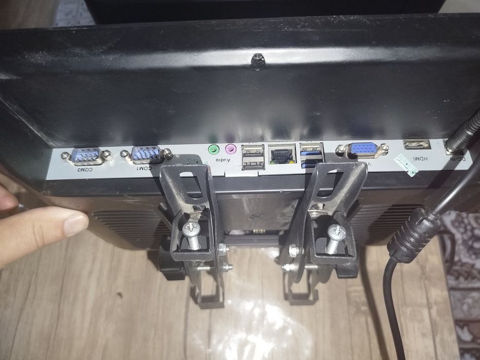 Pos monoblok sensorli 8/128 holati yaxshi kartareaderi bor