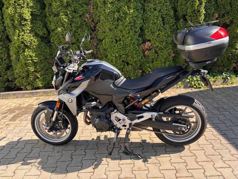 Motocicleta BMW F 900 R