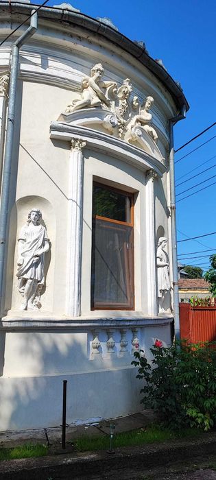 Casa istorica de vanzare