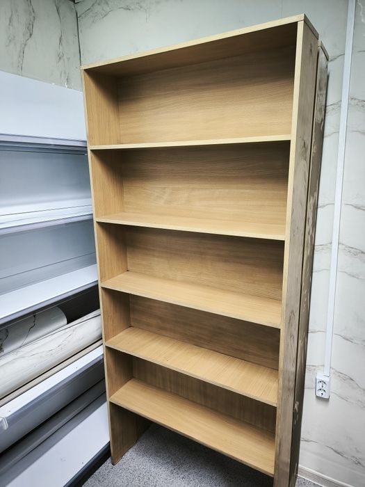 Продам витрины дерев и метал, шкаф