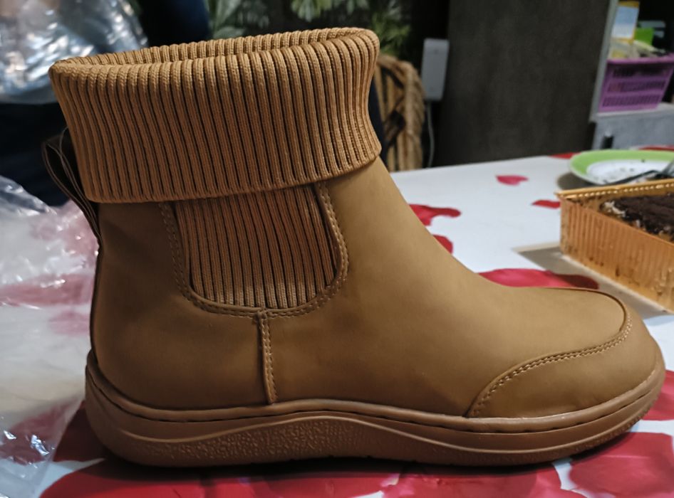 Сапоги демесезонные новые