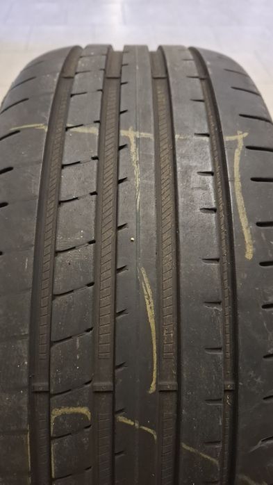Единична лятна гума GoodYear Eagle F1 235 45 18