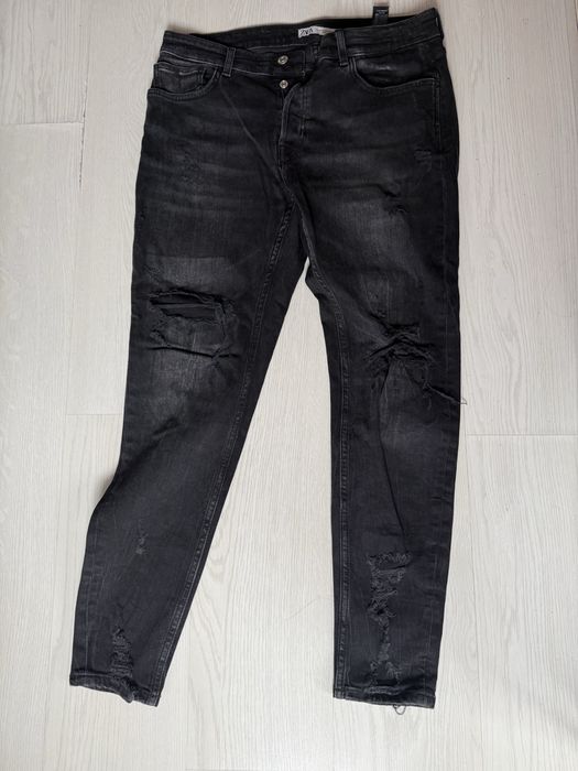 Черни мъжки дънки от Зара. Размер 34.