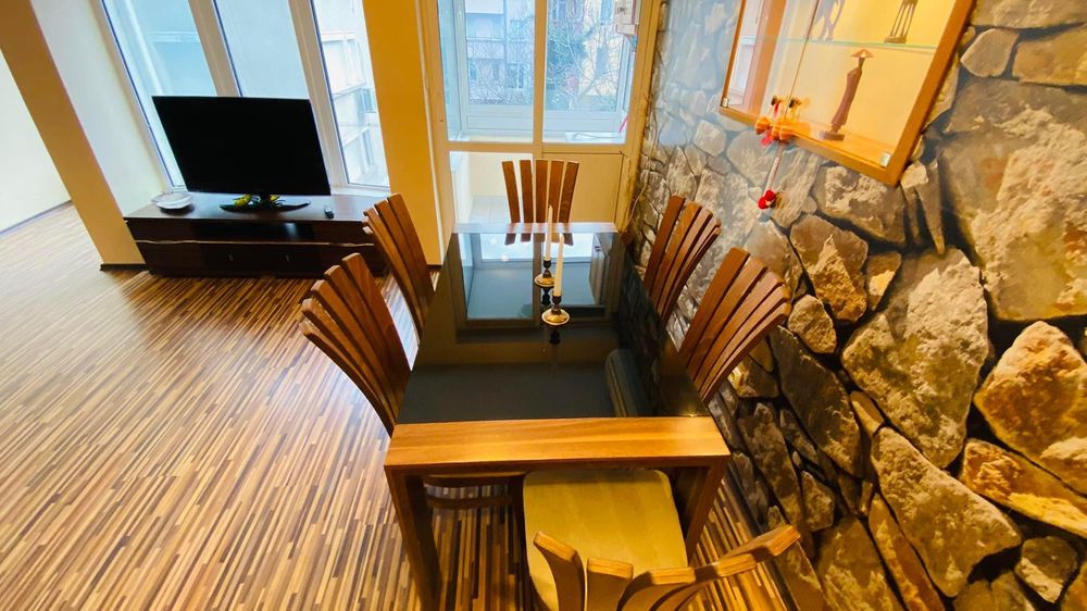 Дава се под наем Тристаен апартамент в Бургас, Възраждане - 87 кв.м за 510 € - Снимка #1