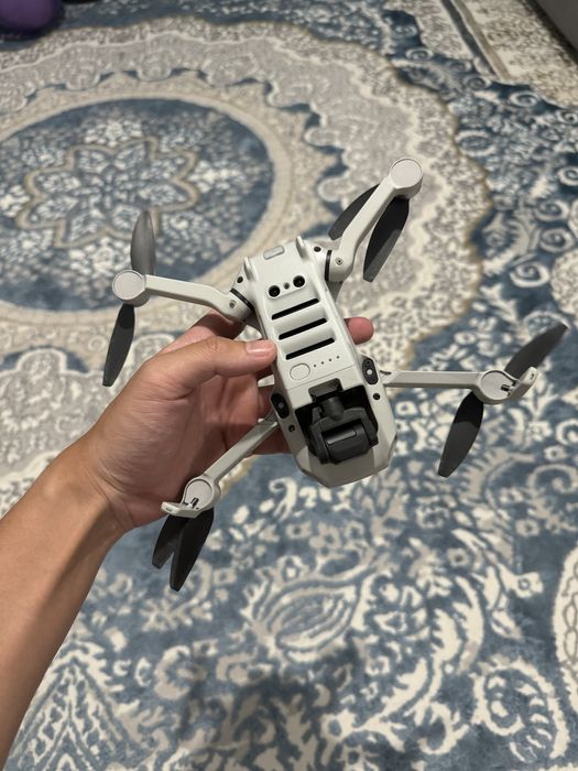 Продаю dji mini se2