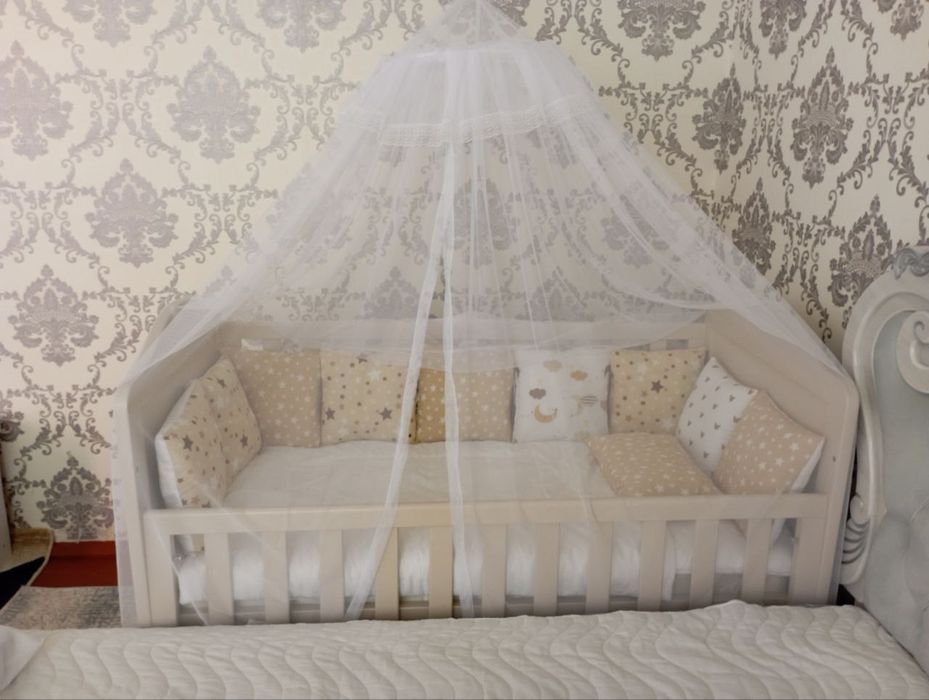 Продаётся детская мебель , итальянская , матрас ортопедический