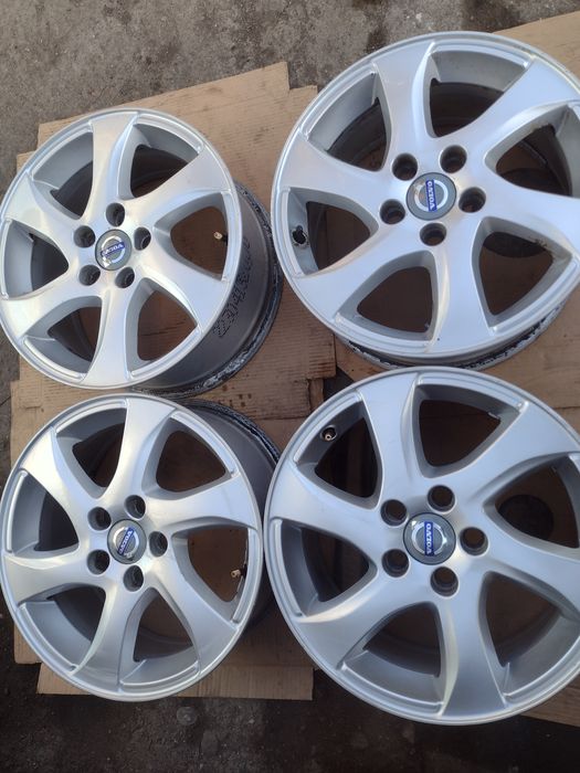 Перфектни 16-5х108 ЕТ50 7j Volvo V40 Cross Country