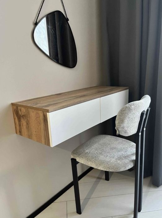 Продам туалетный стол