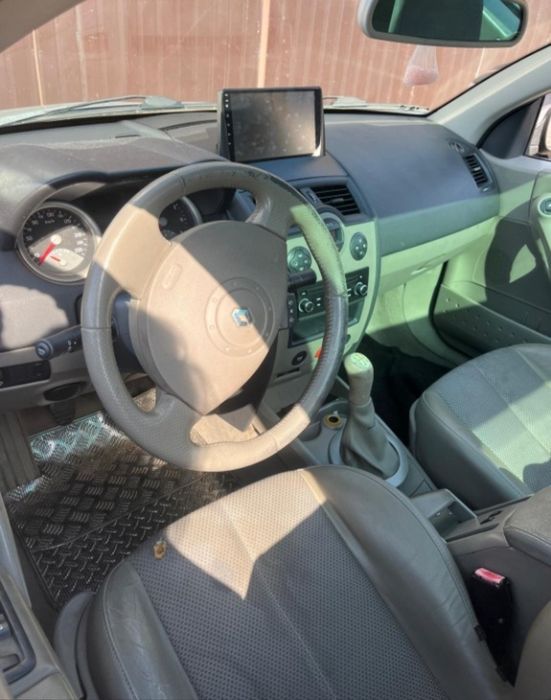 Dezmembrez Renault Megane Cabrio 1.6 benzina